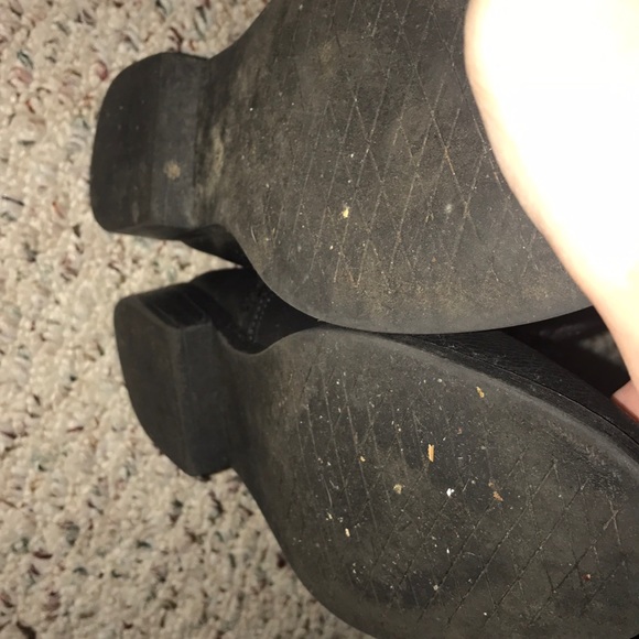 Tall black leather boots - Picture 3 of 3